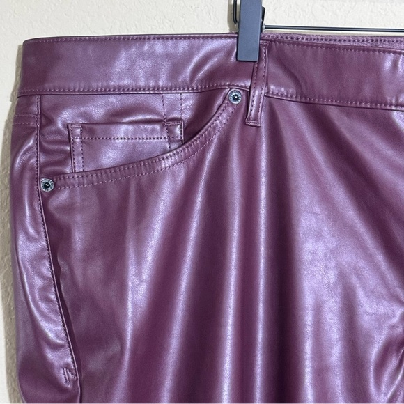 NEW Torrid Perfect Skinny Faux Leather High Rise Pants Maroon Size 26S - Picture 5 of 13
